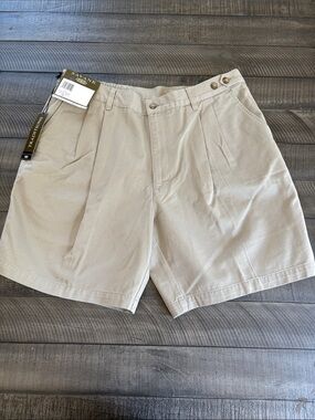 Savane Men's Light Khaki Pleated Flat-Front Shorts